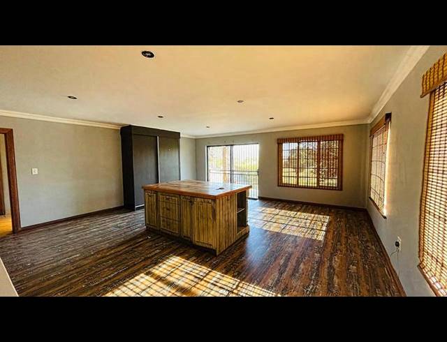 4 BEDROOM HOUSE FOR SALE IN GROOTFONTEIN